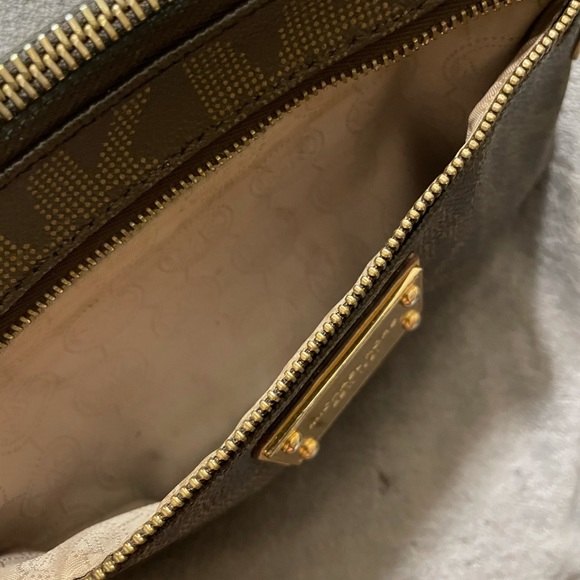 Michael kors clutch - Picture 3 of 5